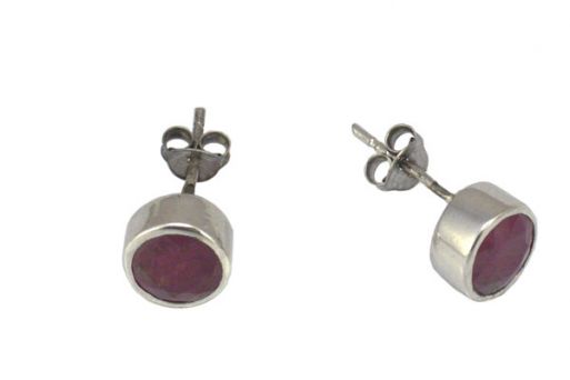 Серьги из серебра 925 пробы с рубином.
