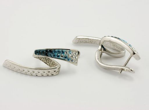 Серебряные серьги с Кристаллами Swarovski 24419 купить в магазине Самоцветы мира