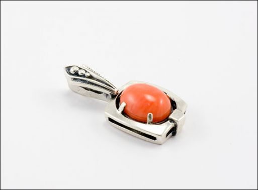 Серебряный кулон с кораллом 27256 купить в магазине Самоцветы мира