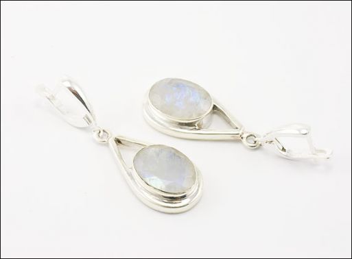 Серебряные серьги с адуляром 29804 купить в магазине Самоцветы мира