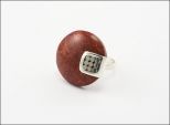 Кольцо из серебра с кораллом красным круг 24 мм 29928