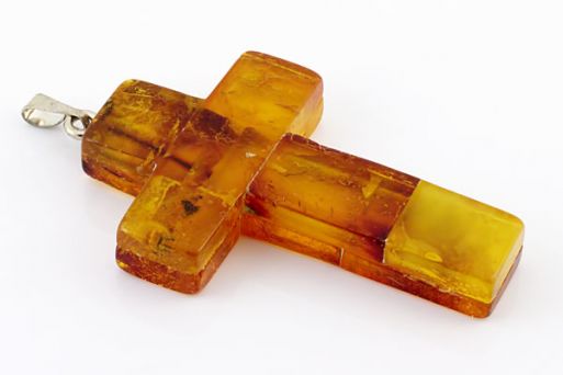 Янтарный кулон 30784 купить в магазине Самоцветы мира