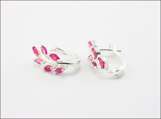 Серебряные серьги с рубином 31356 купить в магазине Самоцветы мира