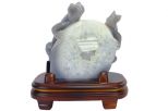 Фигурка игуаны из агата на деревяной подставке. Вес 1200 гр.