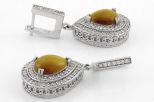 Серьги из серебра с тигровым глазом и фианитами капля 7х10 мм 43625