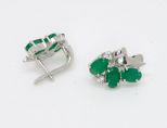 Серьги из серебра с изумрудом и фианитами 3 овала 4х6 мм 47353