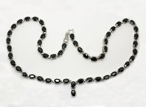 Серебряное колье с шпинелью 48209 купить в магазине Самоцветы мира