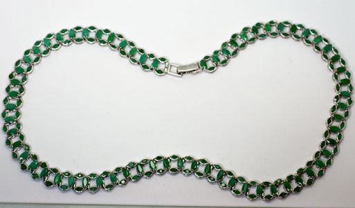 Серебряное колье с изумрудом 48212 купить в магазине Самоцветы мира