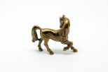 Фигурка из бронзы конь обернулся 34х28х10 мм 50156