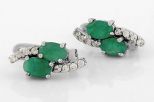 Серьги из серебра с изумрудом и фианитами 2 овала 4х6 мм 50925