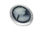 Брошь из серебра с чёрным агатом камея 30х40 мм 51752