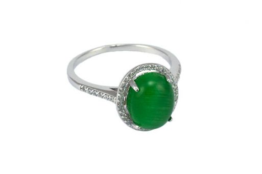 Кольцо из серебра 925 пробы с кошачьим глазом.