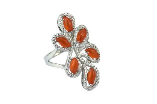 Кольцо из серебра 925 пробы с кошачьим глазом.