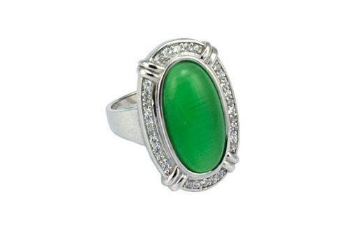 Кольцо из серебра 925 пробы с кошачьим глазом.