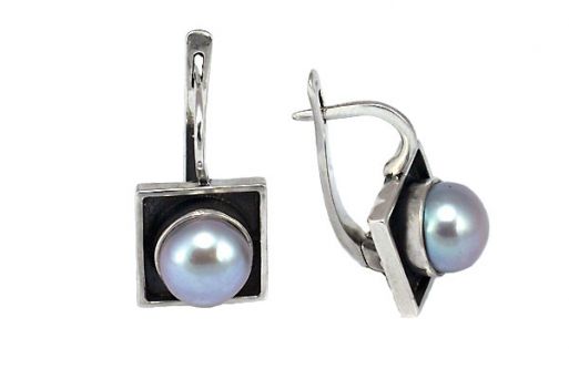Серьги из серебра 925 пробы с жемчугом.