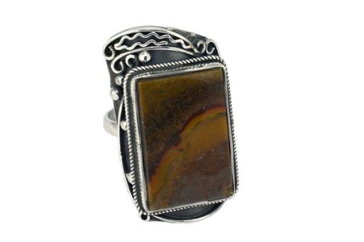 Кольцо из серебра 925 пробы с яшмой.