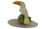 Фигурка тукан из оникса на агате. Вес 30-50 гр.