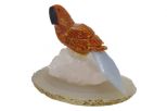 Фигурка попугай из оникса на агате. Вес 30-50 гр.