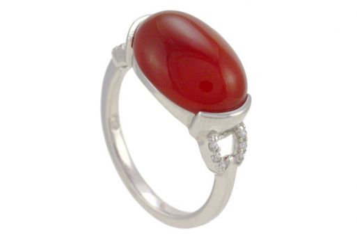 Кольцо из серебра 925 пробы с сердоликом.