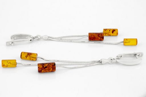 Серебряные серьги с янтарём 61529 купить в магазине Самоцветы мира