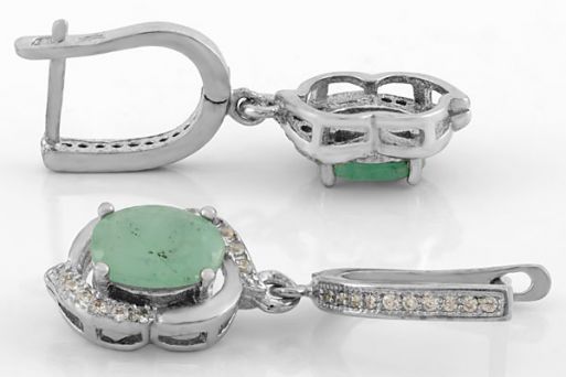 Серебряные серьги с изумрудом и фианитами 61641 купить в магазине Самоцветы мира