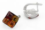 Серьги из мельхиора с янтарём окошки 4 квадрата 5х5 мм 9265